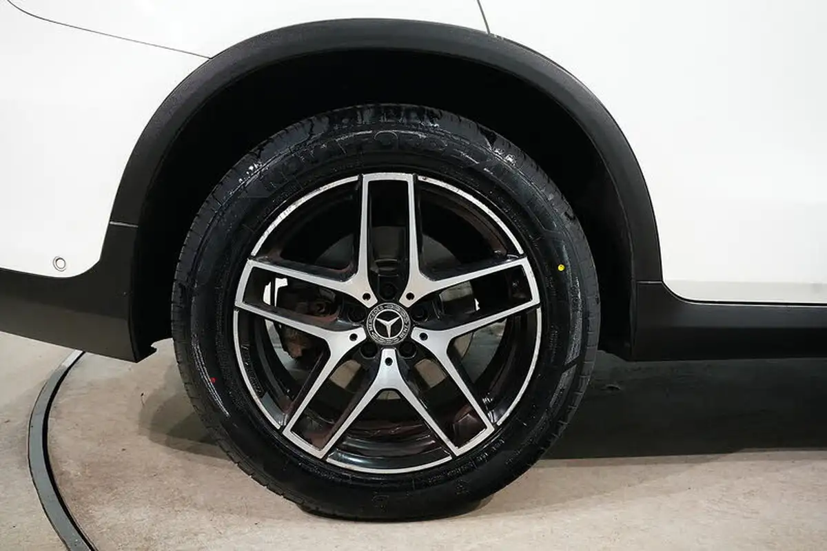 2019-mercedes-benz-glc-class-20-glc250-amg-night-edition-ss-big-17