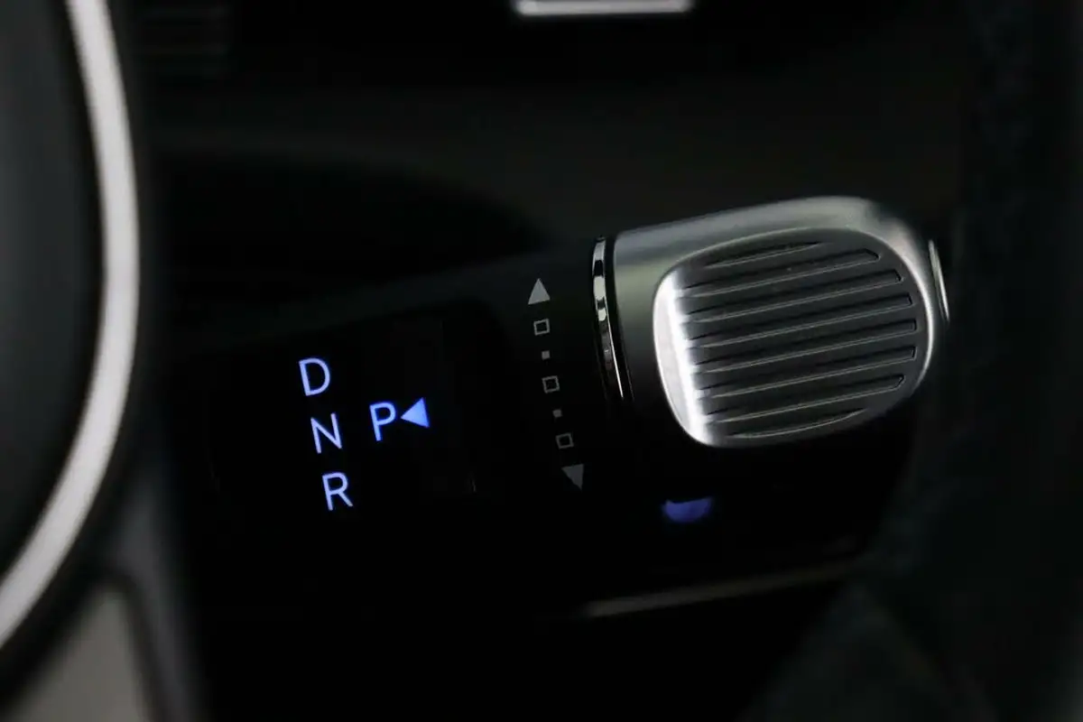 2022-hyundai-ioniq-5-e-se-connect-big-22