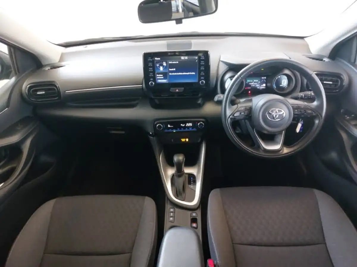 2022-toyota-yaris-15-vvt-i-design-big-2