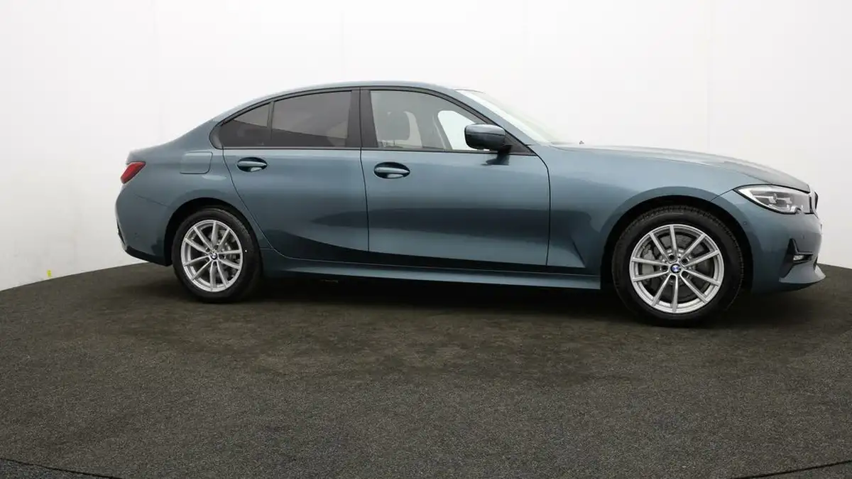 2019-bmw-3-series-20-330e-se-pro-big-33