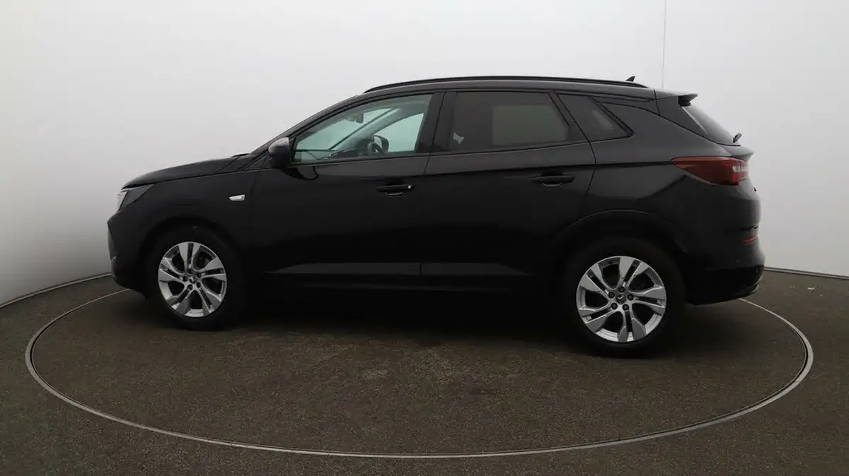 2023-vauxhall-grandland-12-gs-130ps-big-56