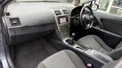 2010-toyota-avensis-small-9