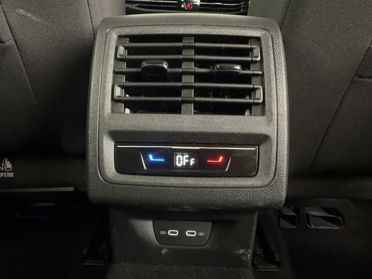 2021-volkswagen-golf-15-etsi-style-150ps-hatchback-big-15