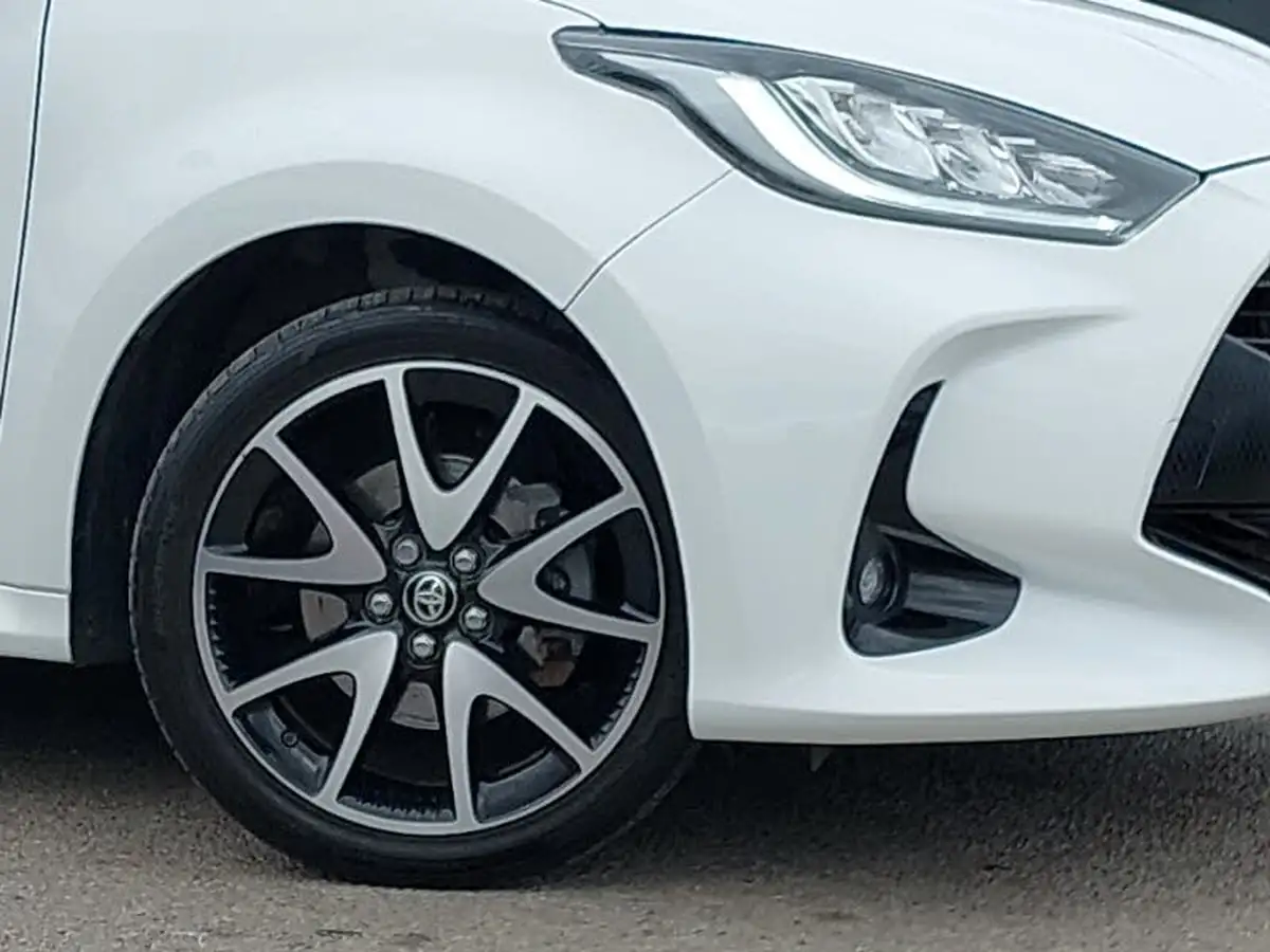 2022-toyota-yaris-15-vvt-i-dynamic-big-8