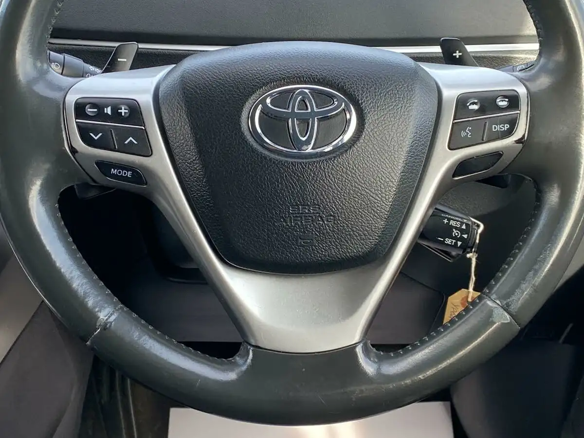 2015-toyota-verso-18-trend-big-32