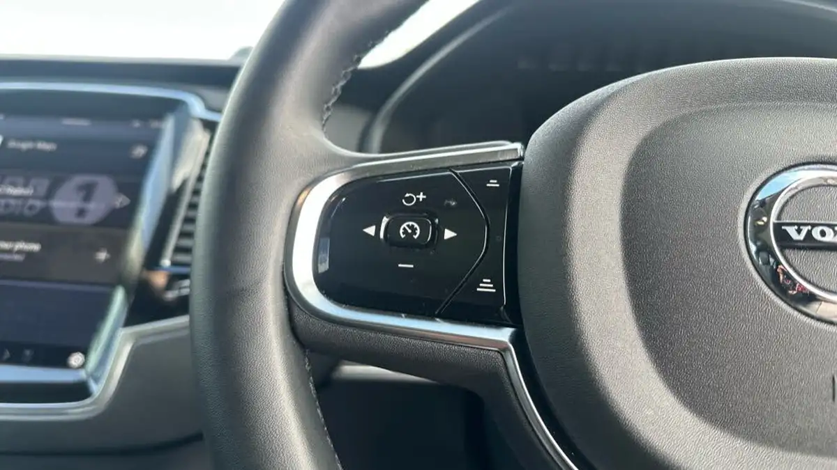 2024-volvo-xc90-20-t8-ultimate-dark-big-27