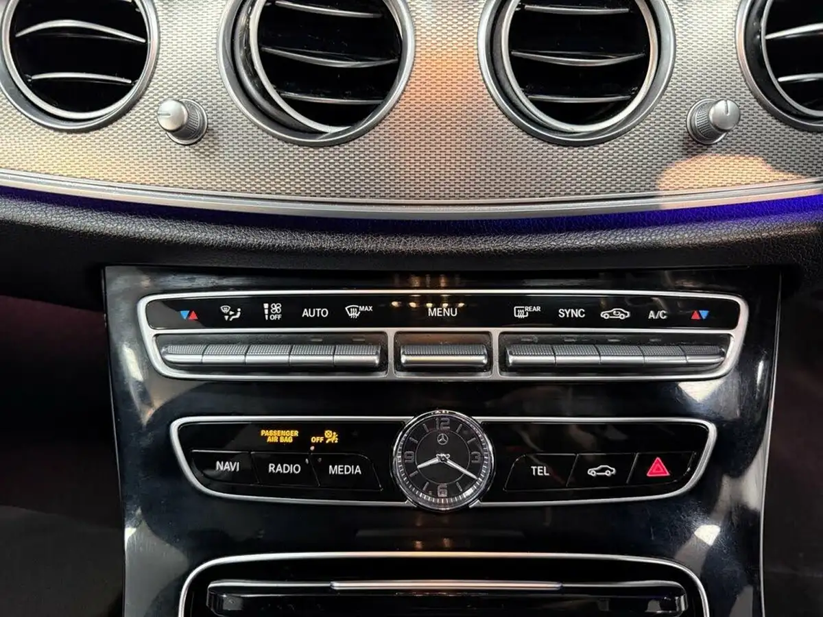 2016-mercedes-benz-e-class-20d-e220d-amg-line-ss-saloon-4d-big-48