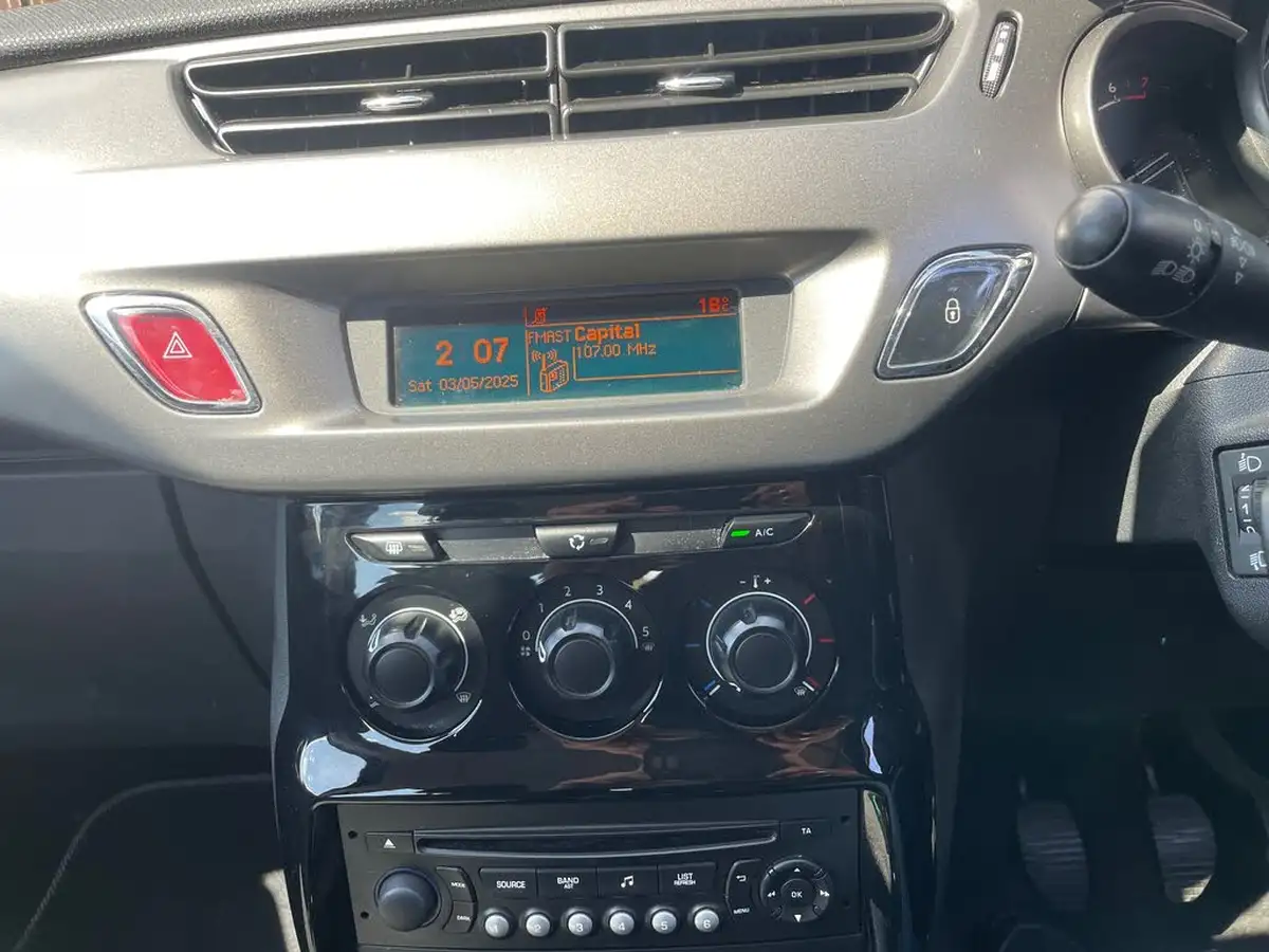 2014-citroen-c3-12-selection-puretech-82ps-big-12