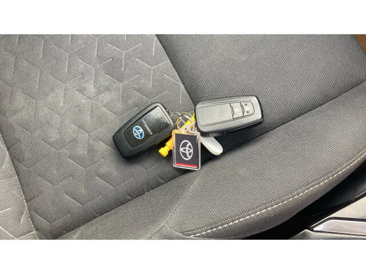 2020-toyota-corolla-18-vvt-i-design-spare-wheel-hatchback-5d-big-19