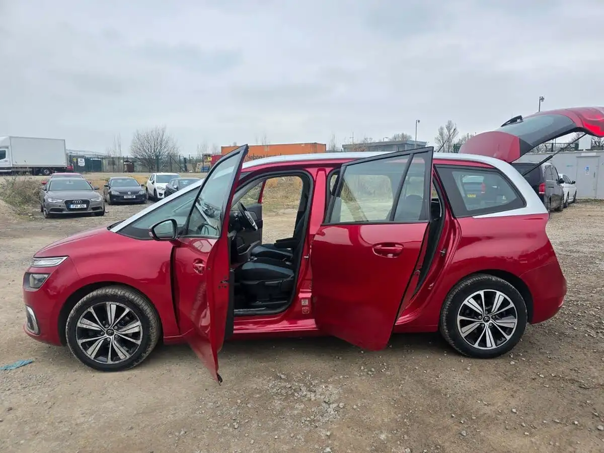 2016-citroen-grand-c4-picasso-16bluehdi-feel-eat6-big-11