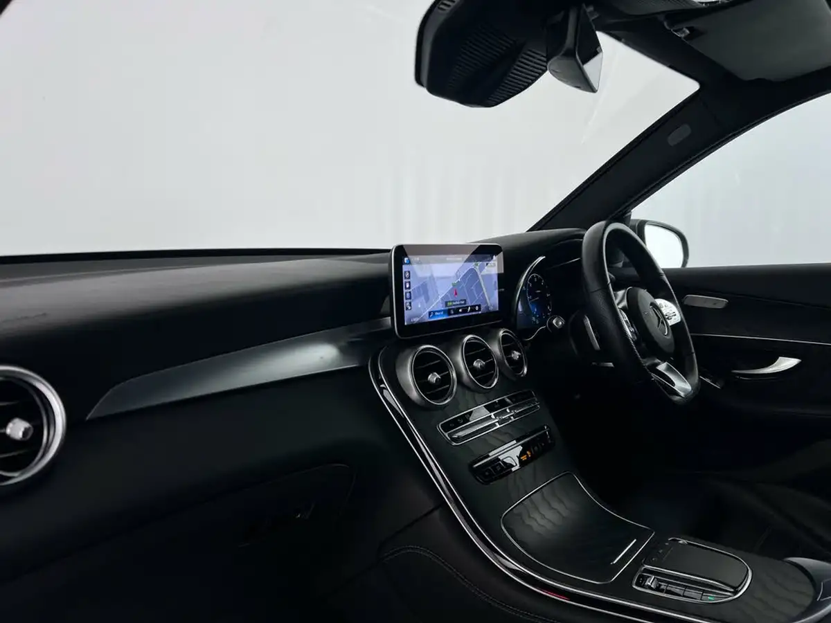 2020-mercedes-benz-glc-class-20d-glc300d-amg-line-premium-station-wagon-5d-big-14