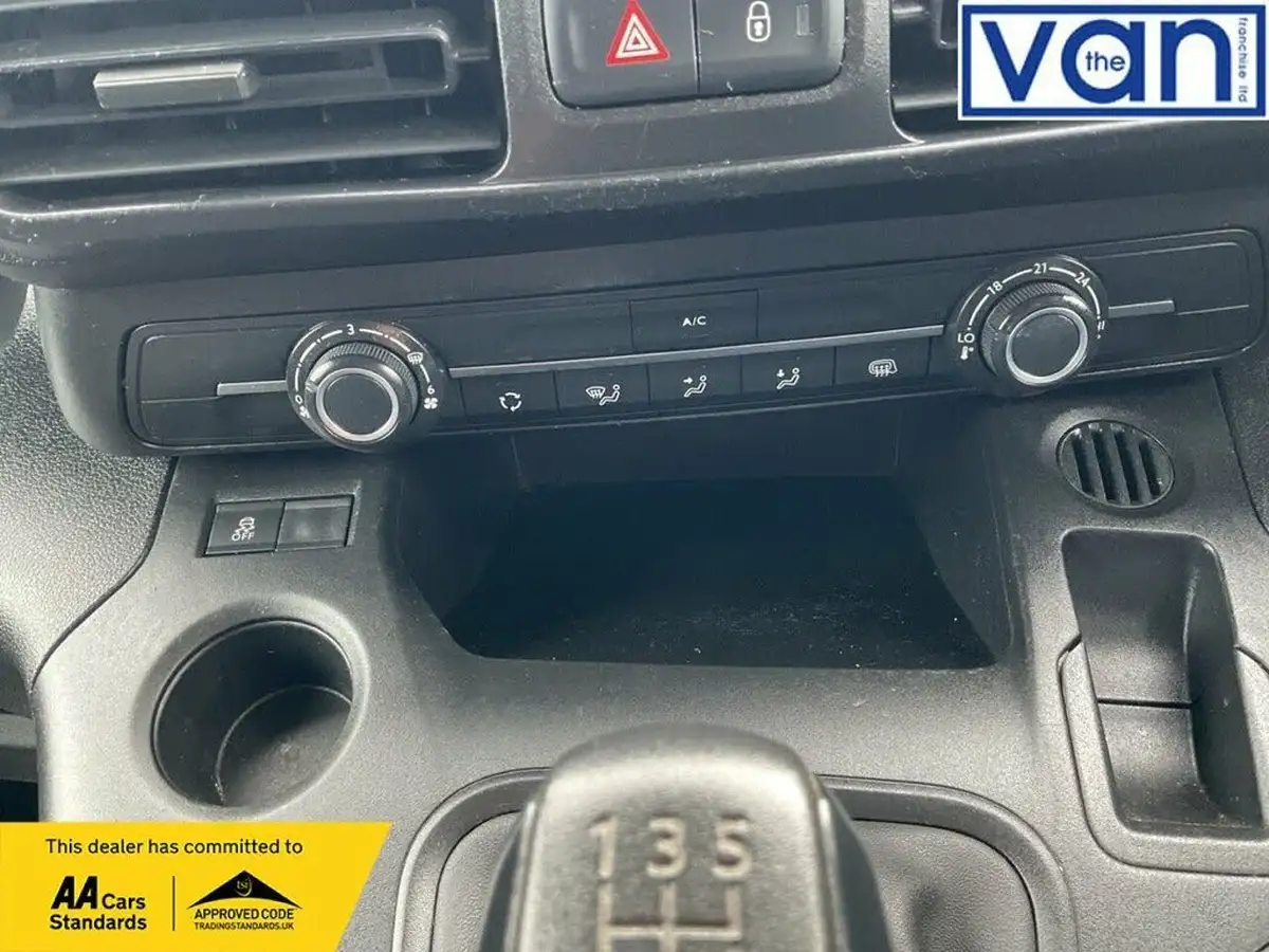 2019-vauxhall-combo-15cdti-sportive-2300-16v-100pseu6dt-l1h1-panel-big-22