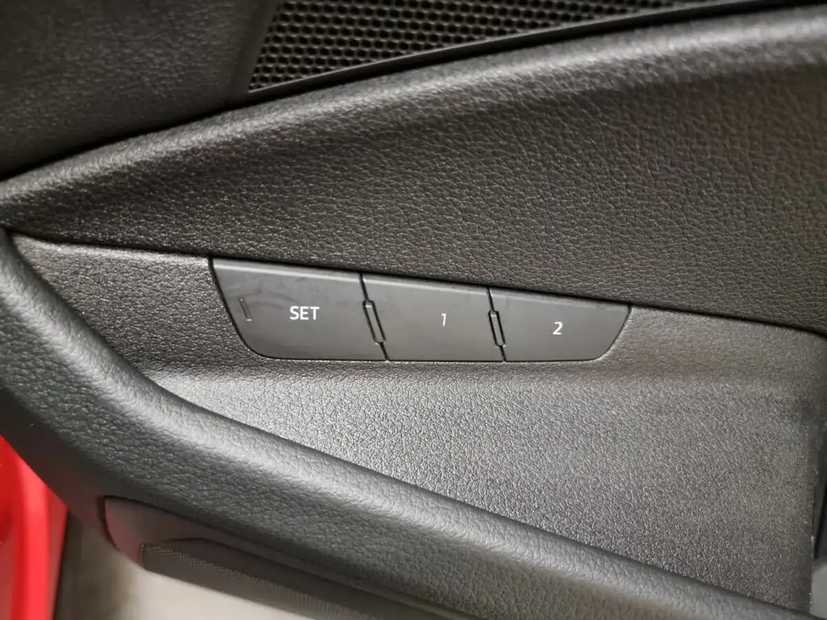 2021-audi-e-tron-50e-technik-station-wagon-big-26