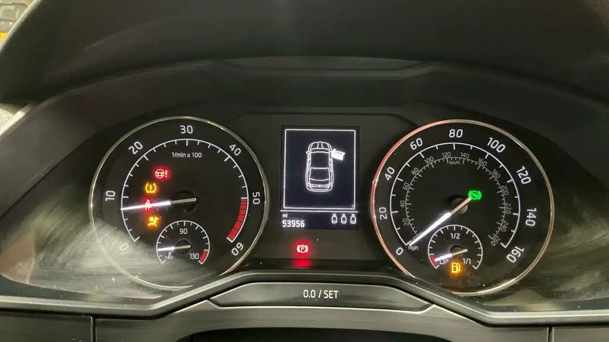 2017-skoda-superb-20tdi-se-l-executive-hatchback-dsg-big-6