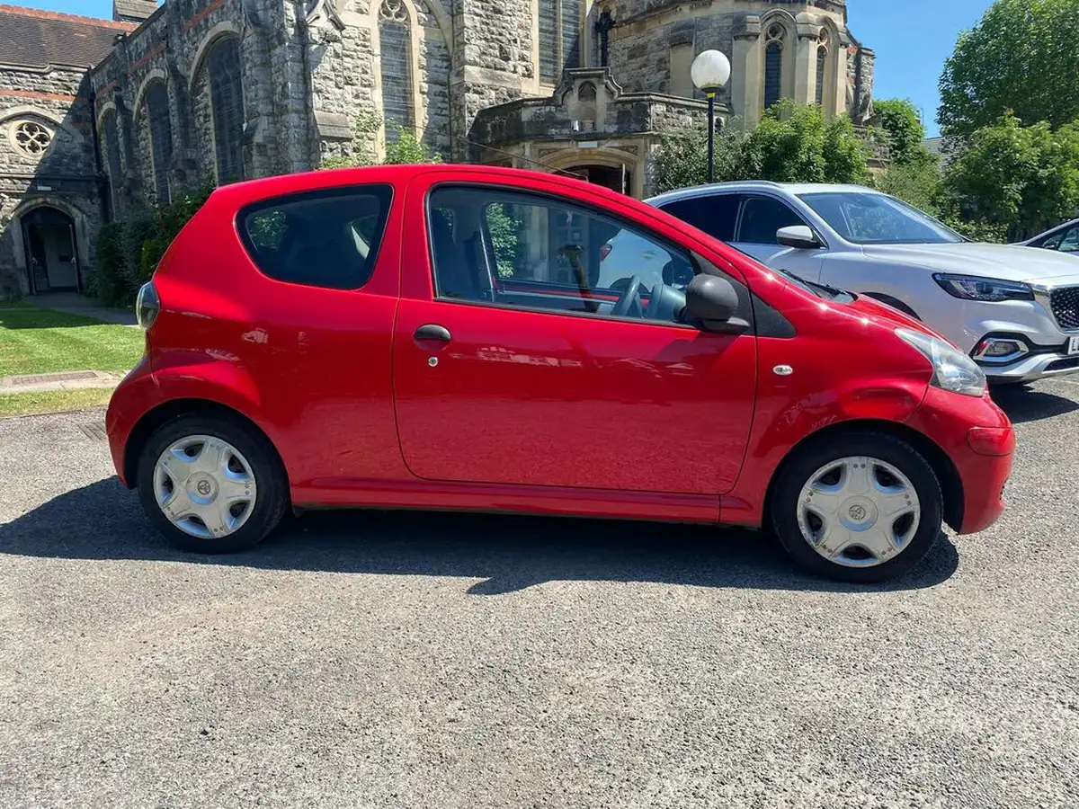2009-toyota-aygo-10-aygo-3d-big-12