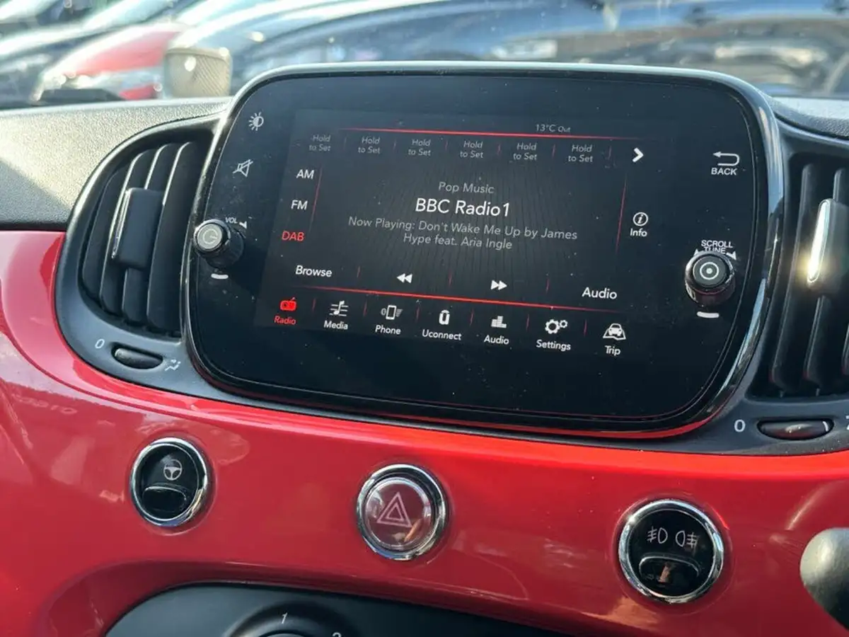 2020-fiat-500-12-lounge-big-19