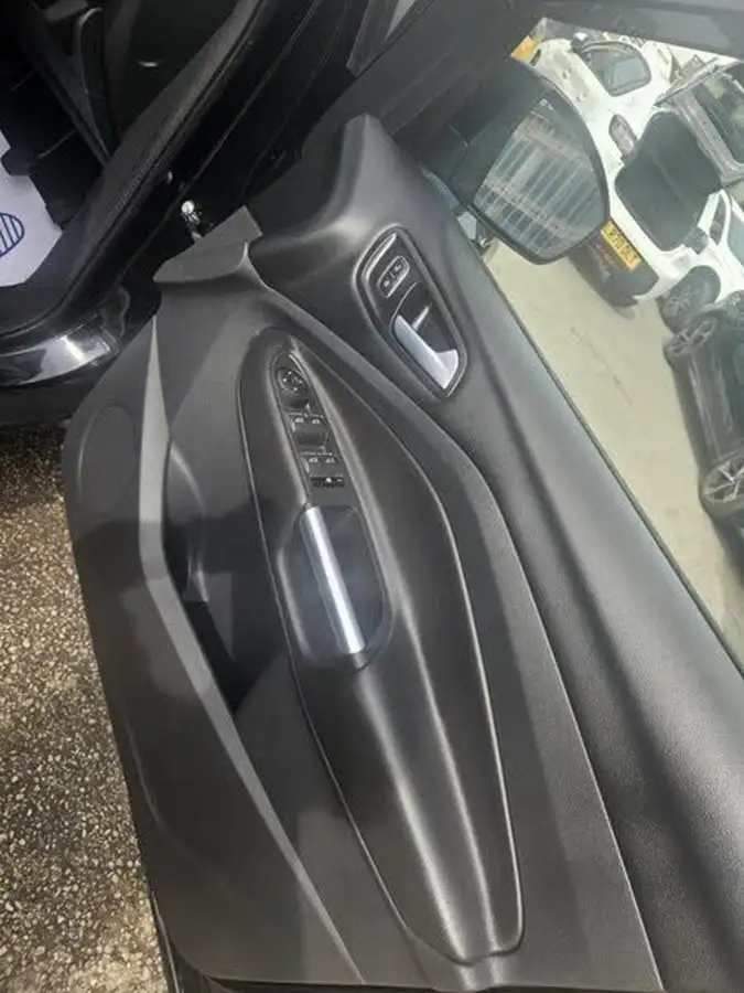 2017-ford-kuga-15tdci-zetec-ss-big-12