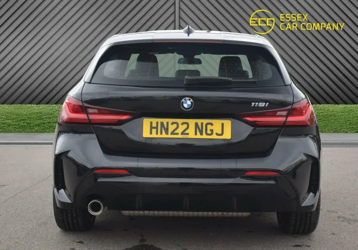2022-bmw-1-series-15-118i-m-sport-lcp-dct-big-13