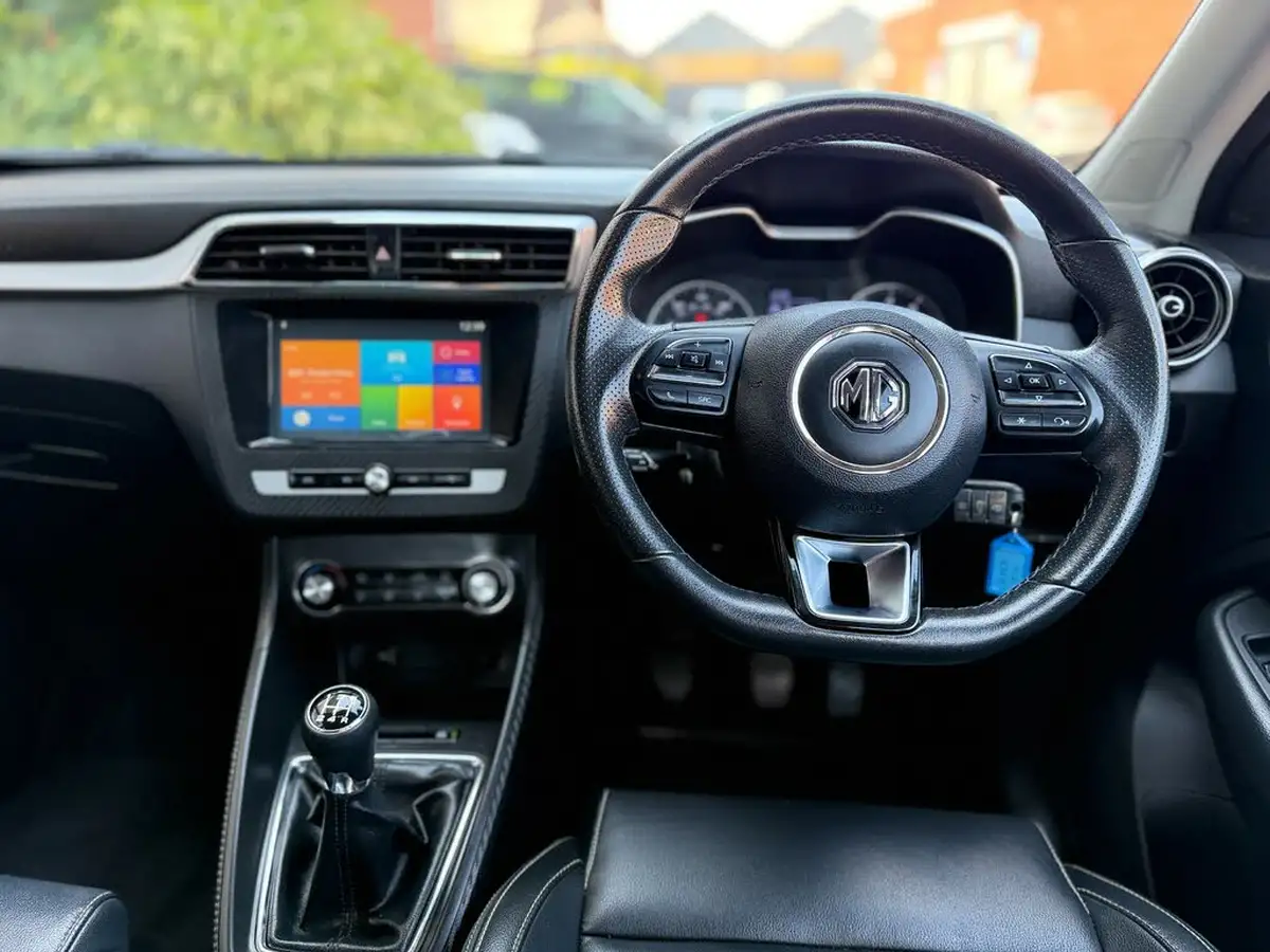 2018-mg-zs-suv-15-vti-tech-exclusive-big-10