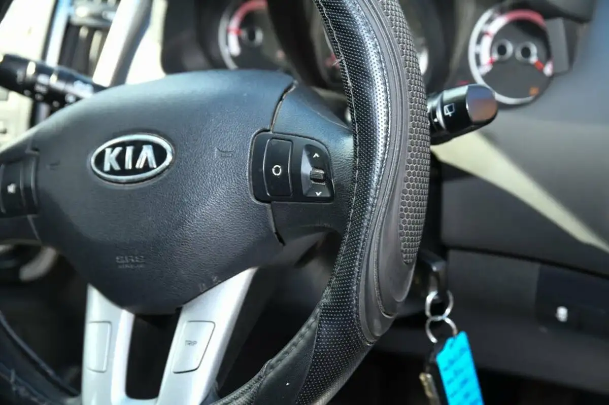 2011-kia-ceed-16td-1-89bhp-big-11