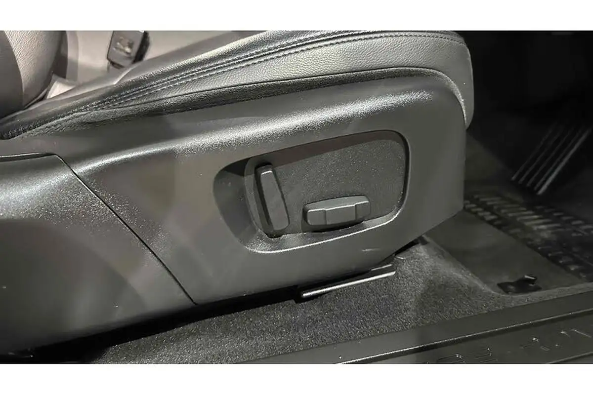 2019-land-rover-range-rover-evoque-20-d180-s-big-31