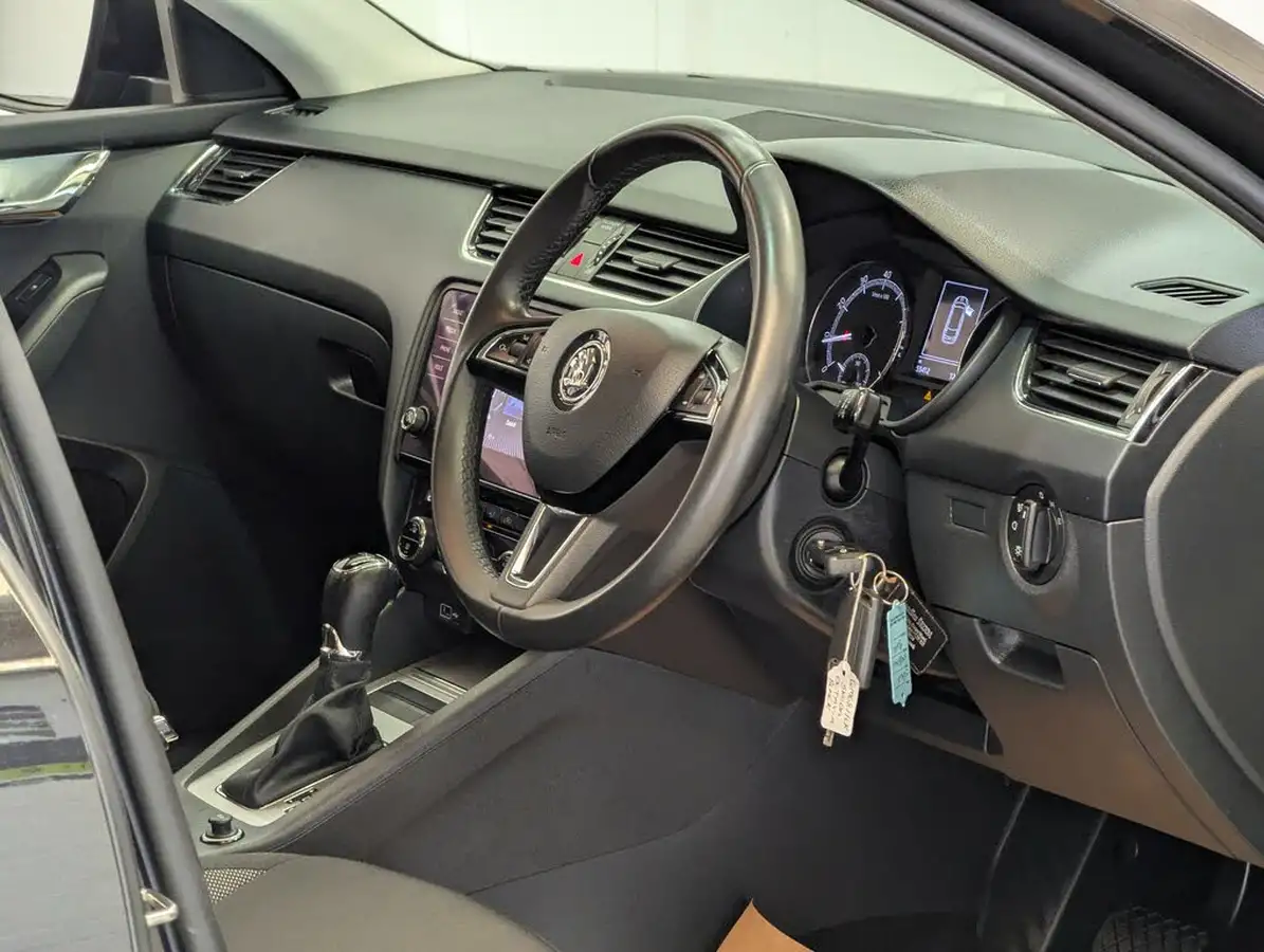 2019-skoda-octavia-15-tsi-se-estate-dsg-big-9