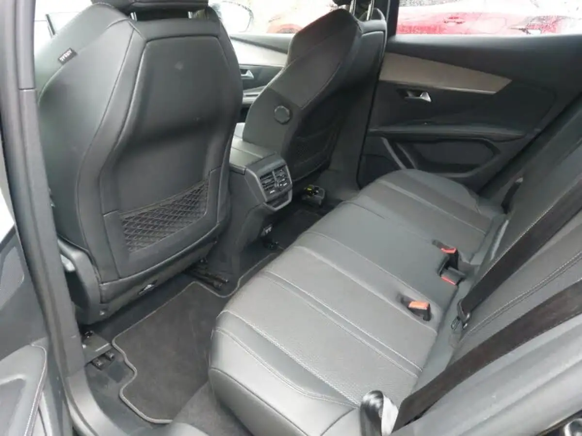 2022-peugeot-3008-suv-15-bluehdi-gt-eat8-big-5