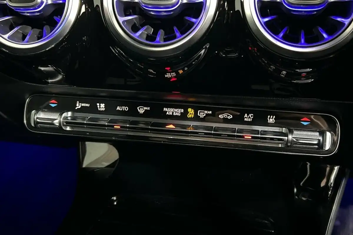 2020-mercedes-benz-cla-13-cla-250e-amg-line-premium-coupe-4d-big-29
