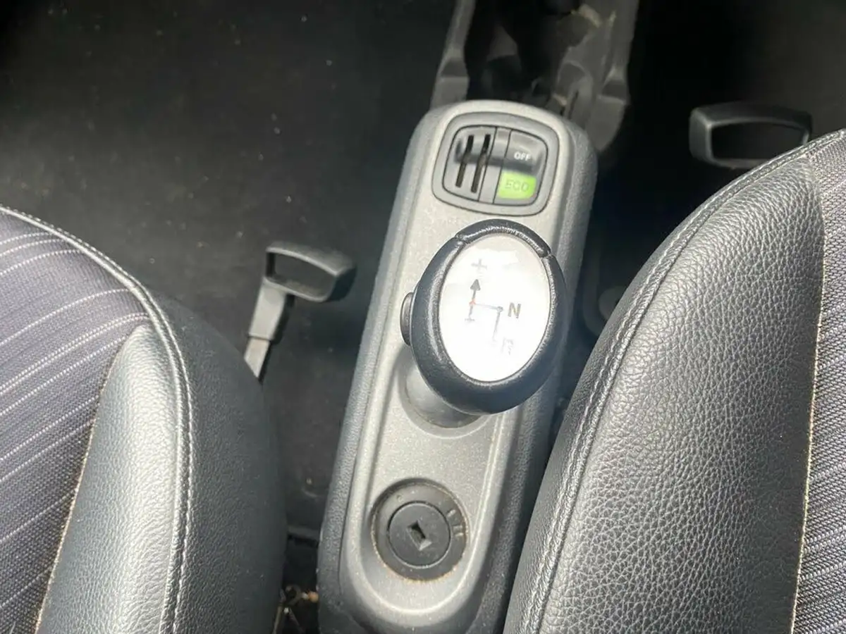 2013-smart-fortwo-10-pulse-71bhp-coupe-softouch-big-9