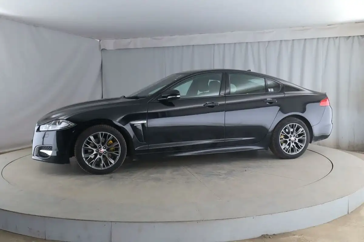 2014-jaguar-xf-22td-r-sport-200ps-saloon-4d-big-2
