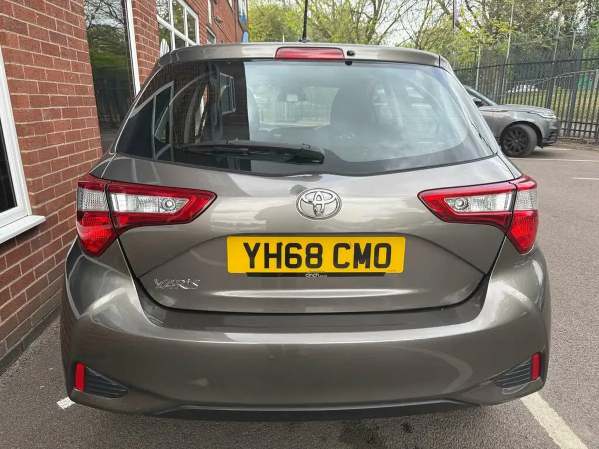2018-toyota-yaris-10-vvt-i-active-71bhp-big-9