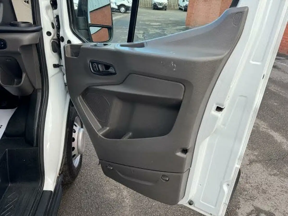 2023-ford-transit-20tdci-350-l2h1-leader-130pseu6dt-rwd-cab-big-15