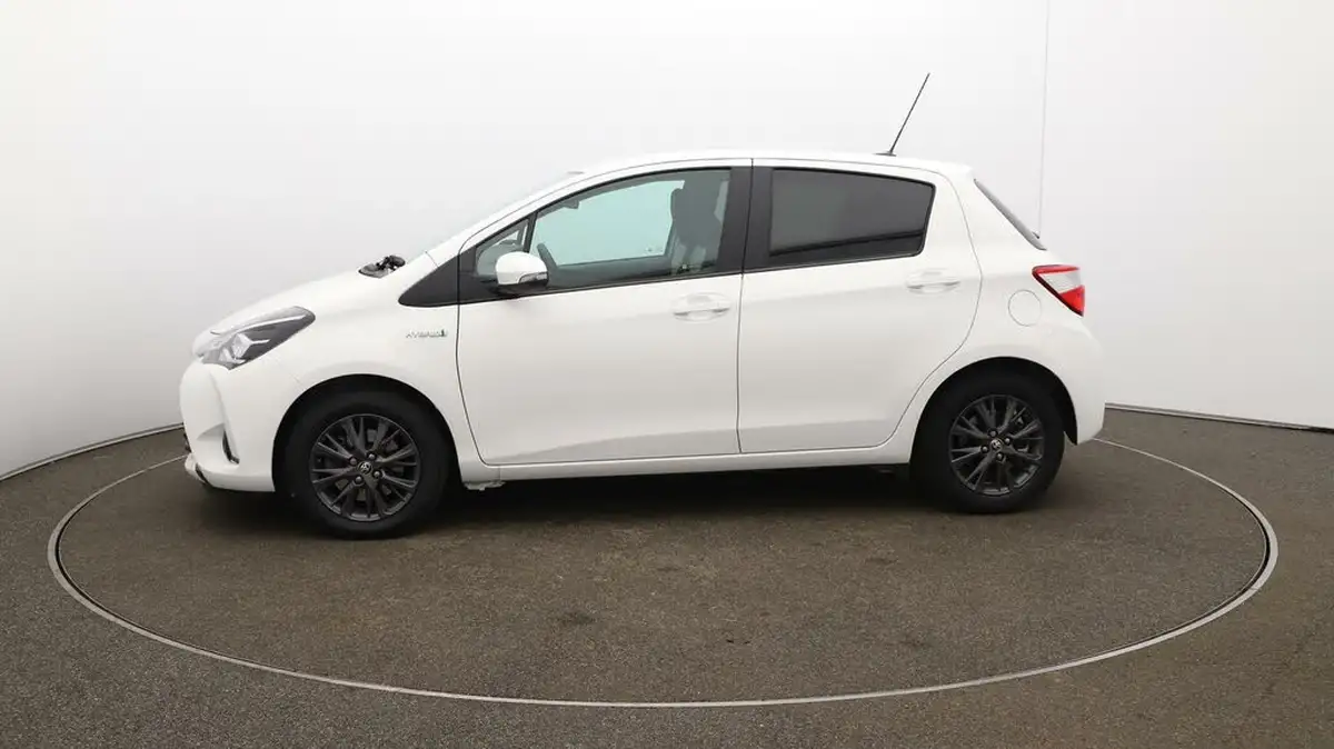 2020-toyota-yaris-15-vvt-i-icon-98bhp-hybrid-1497cc-e-cvt-big-63