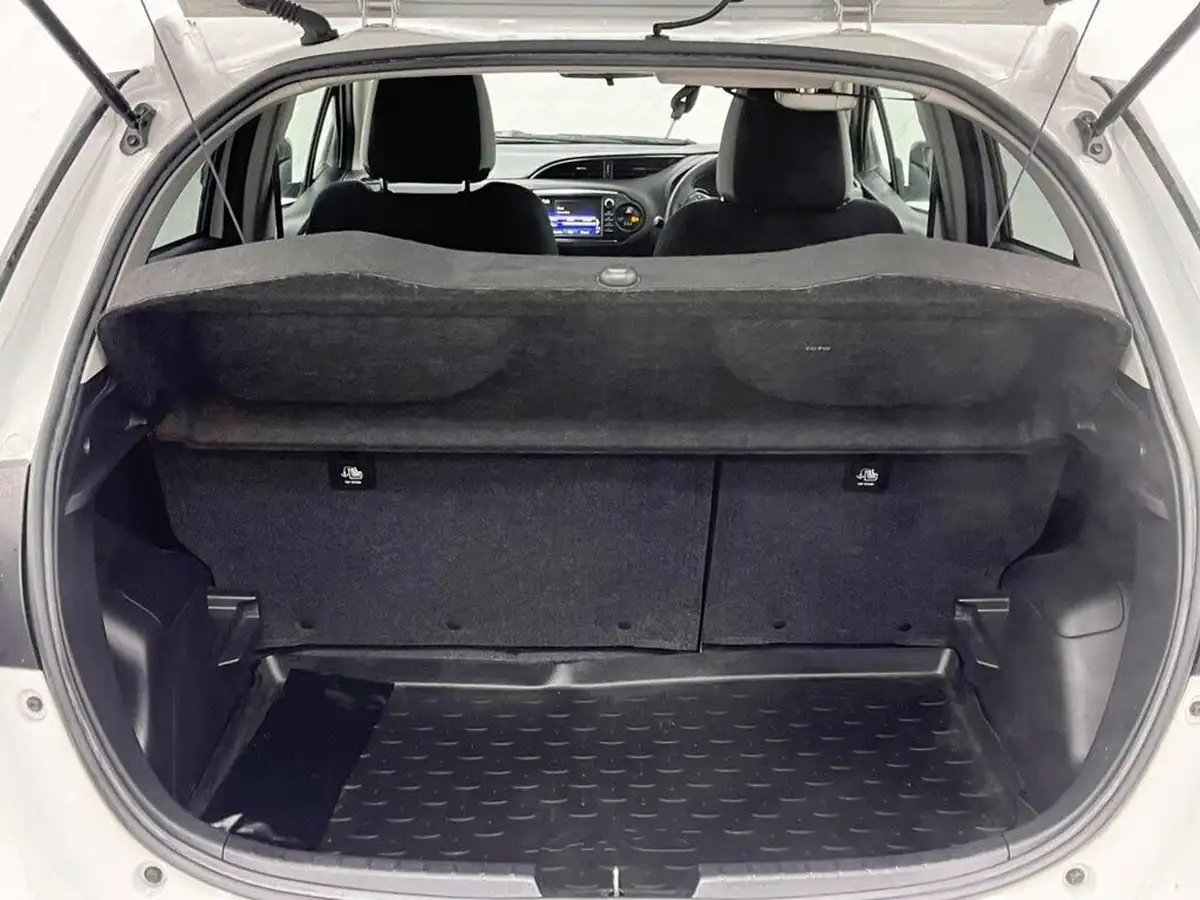 2020-toyota-yaris-15-vvt-i-y20-98bhp-hybrid-1497cc-e-cvt-big-24