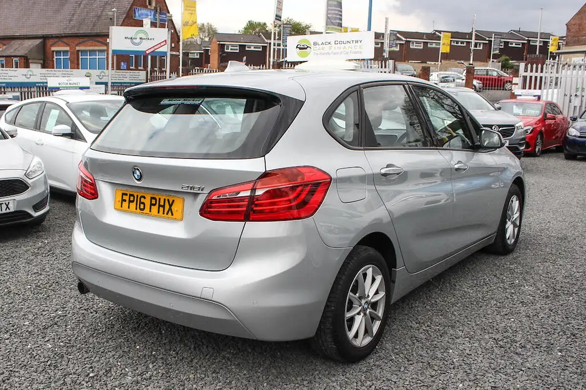 2016-bmw-2-series-15-218i-se-active-tourer-5d-big-2
