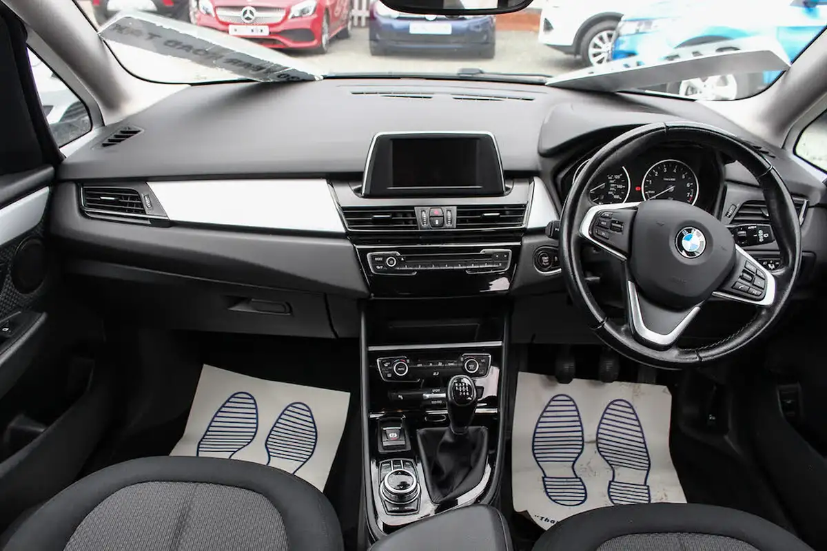 2016-bmw-2-series-15-218i-se-active-tourer-5d-big-23