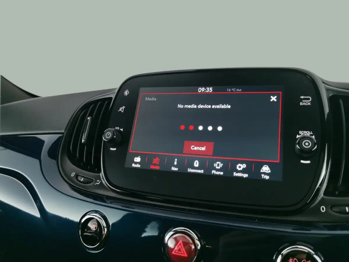 2023-fiat-500-10-big-32