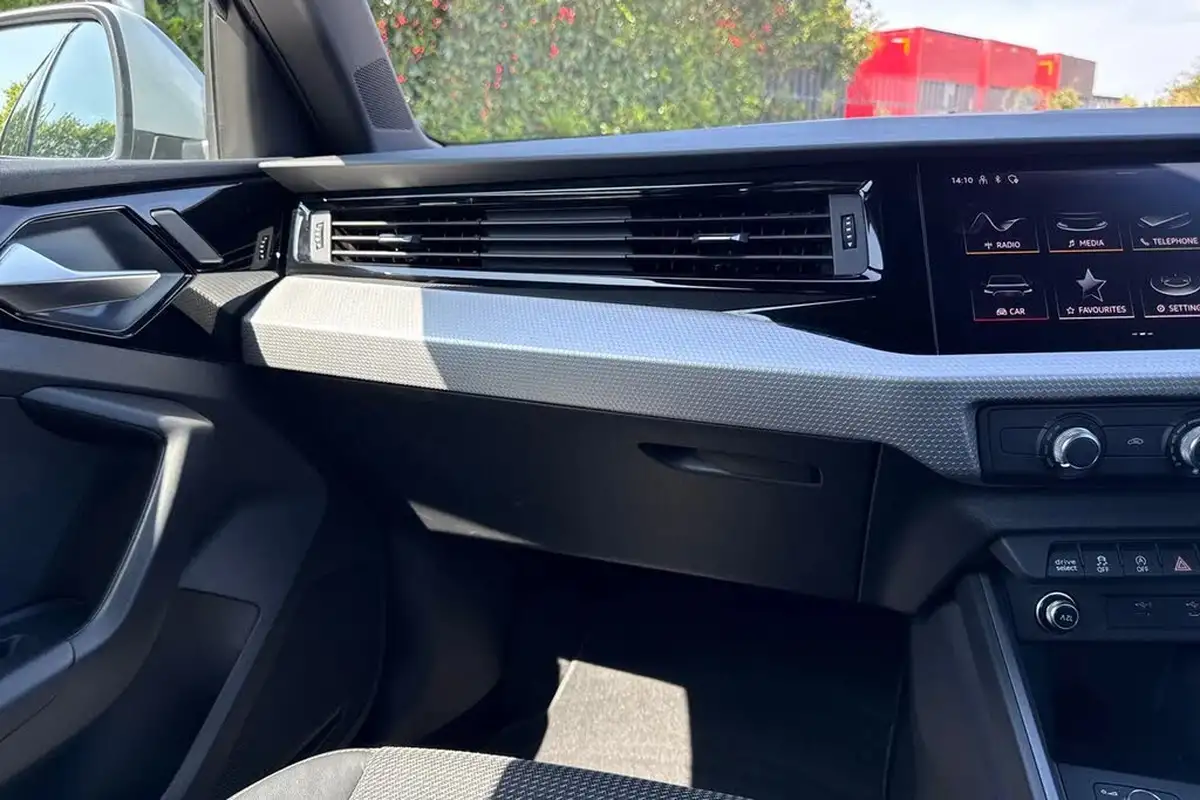 2023-audi-a1-10-30-tfsi-s-line-big-19