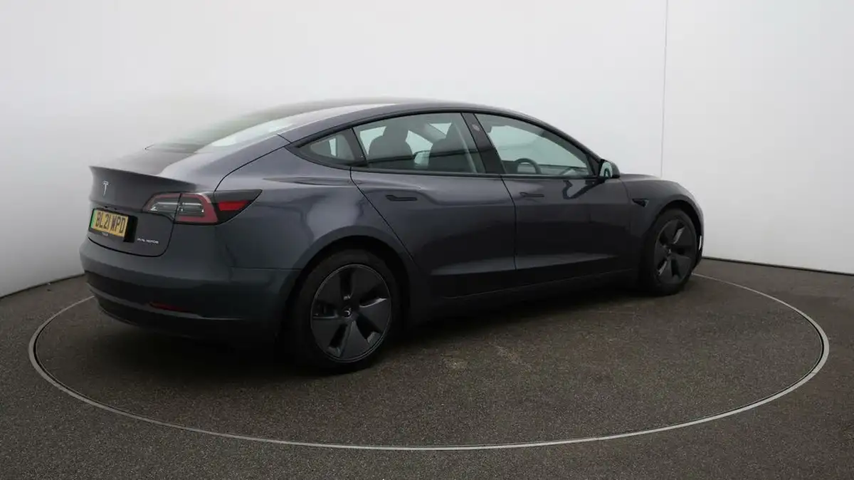 2021-tesla-model-3-e-long-range-4x4-big-45