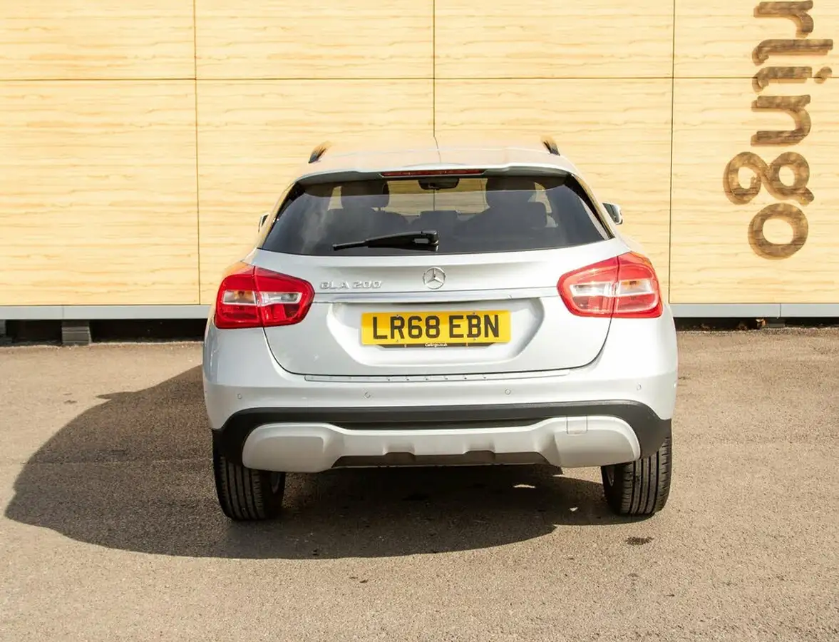 2018-mercedes-benz-gla-class-16-gla-200-se-156ps-executive-7g-dct-big-6