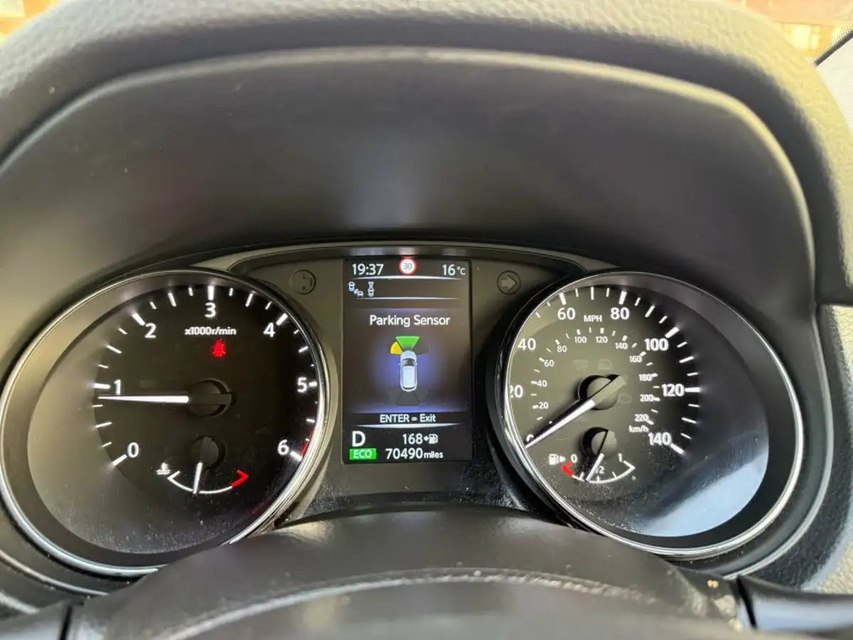2015-nissan-qashqai-16-tekna-big-37