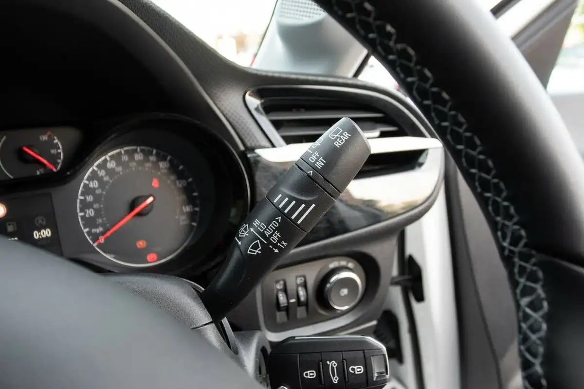 2021-vauxhall-corsa-12-turbo-griffin-edition-big-17