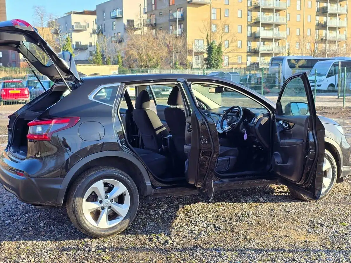 2018-nissan-qashqai-15dci-acenta-premium-heat-pack-big-14
