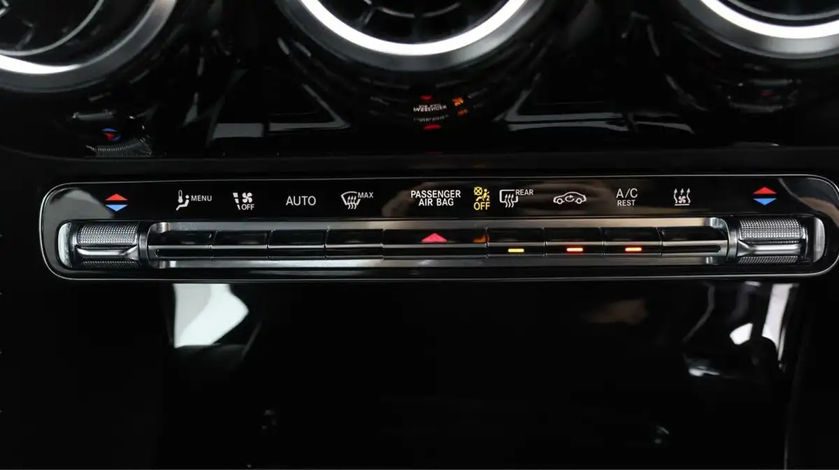 2021-mercedes-benz-a-class-13-a250e-amg-line-executive-saloon-4d-big-11