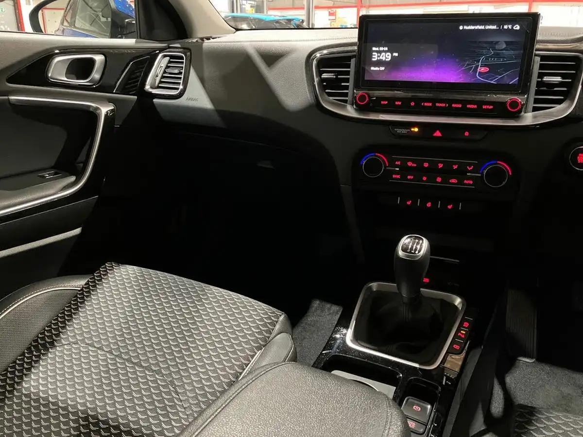 2022-kia-xceed-15-t-gdi-3-big-16