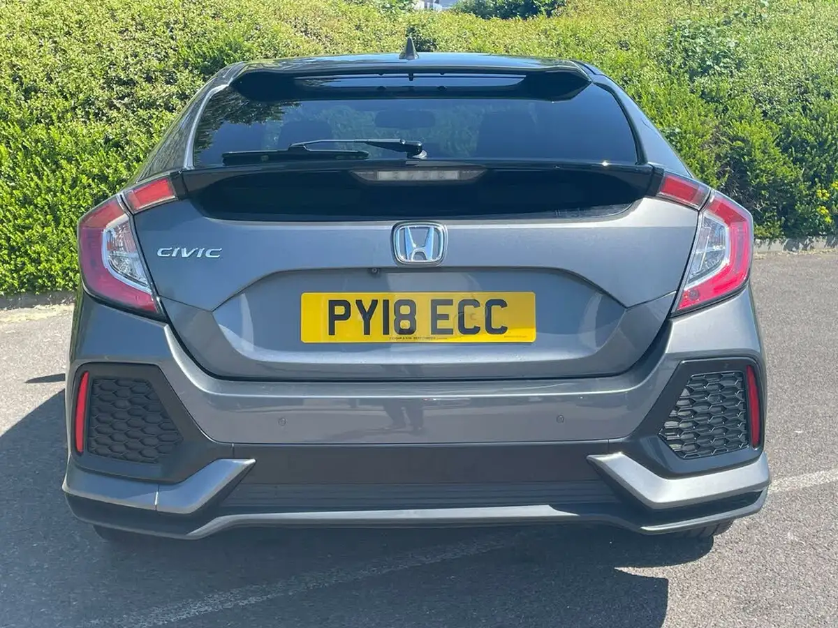 2018-honda-civic-15-vtec-turbo-prestige-cvt-big-4