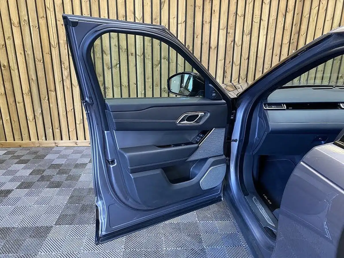 2019-land-rover-range-rover-velar-30-d300-r-dynamic-hse-big-57