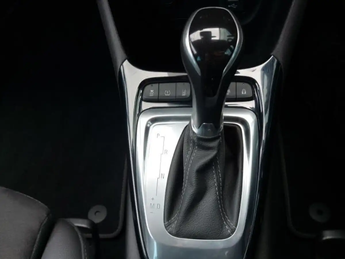 2022-vauxhall-crossland-15-ultimate-120ps-auto-big-17