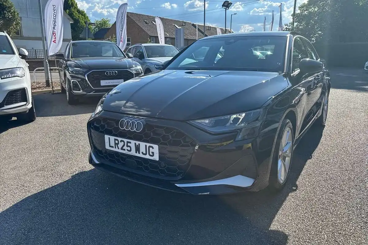 2025-audi-a3-15-40-tfsi-e-sport-big-39