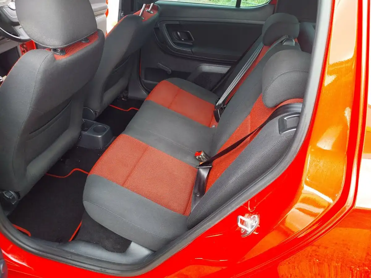 2012-skoda-fabia-12-monte-carlo-12v-70bhp-1198cc-big-16